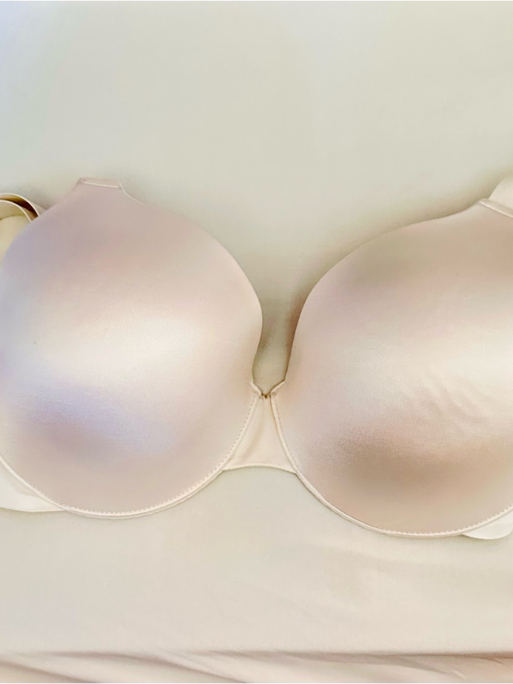 5 Soma Bras - 4 34DD Vanishing Back, 2 cream, 1 black, 1 black lace & 1 tan lift - Picture 10 of 13